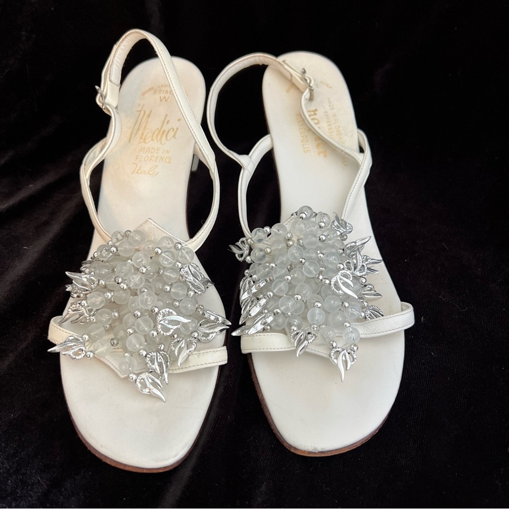 Women’s Vintage White Strappy Sandals - 8S